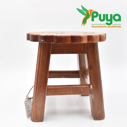 BANQUITO DE MADERA / BANQUITO PEQUEÑO CON FIGURAS  - NIÑO