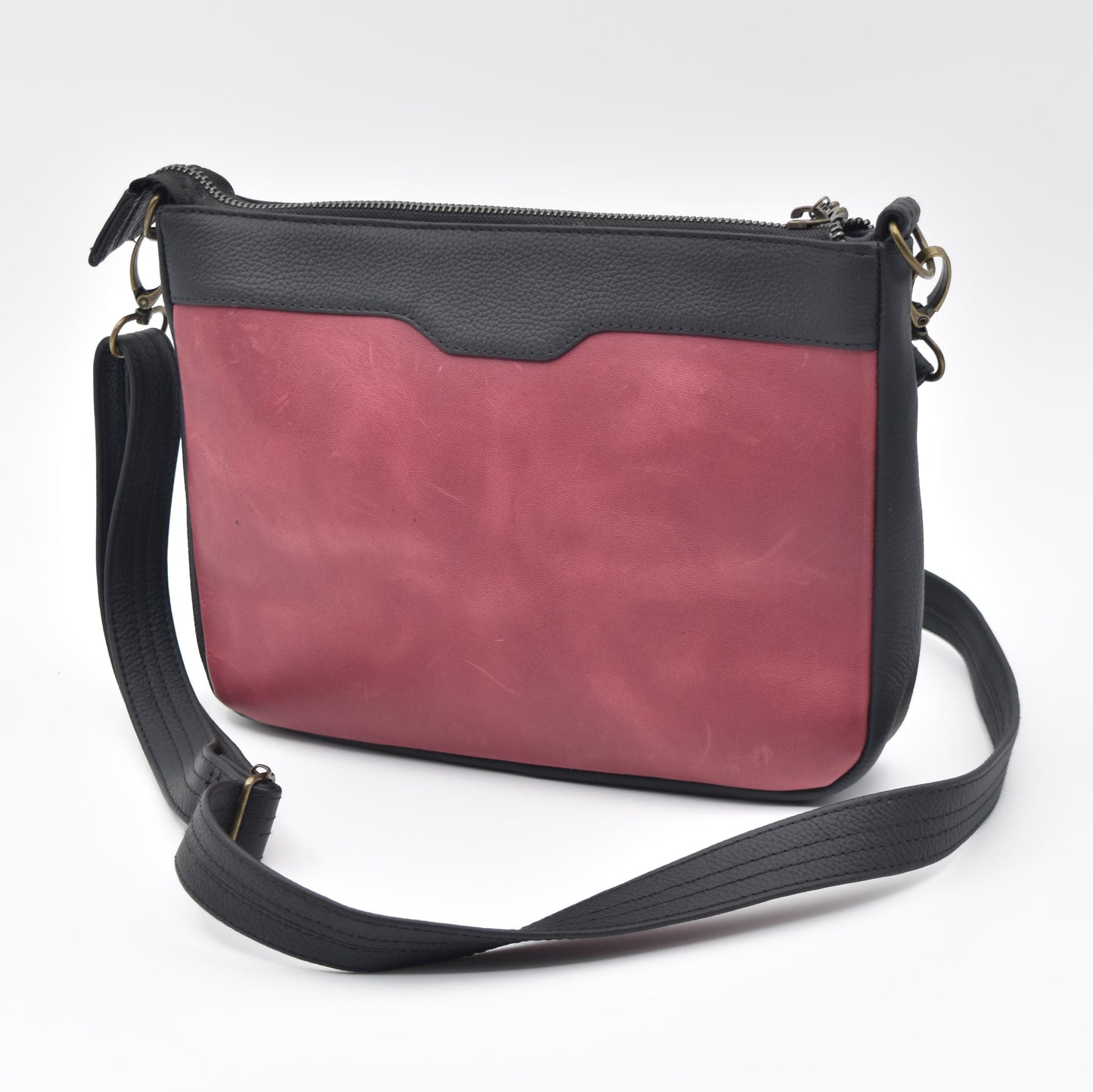 BANDOLERA RECTANGULAR PEQUEÑA COLOR GUINDO CON NEGRO