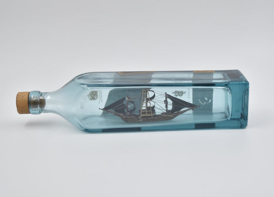 BOTELLA DE VIDRIO CON BARCO EN SU INTERIOR