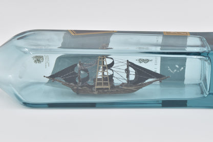 BOTELLA DE VIDRIO CON BARCO EN SU INTERIOR