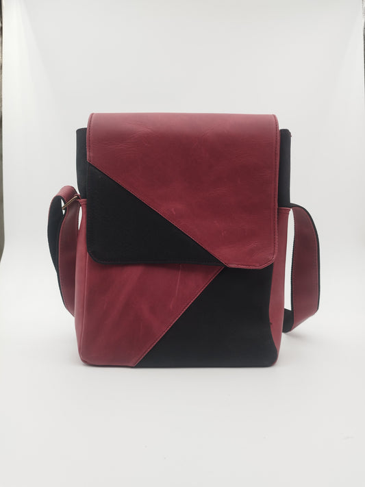 MORRALCON DISEÑO TRIANGULAR GUINDO CON NEGRO
