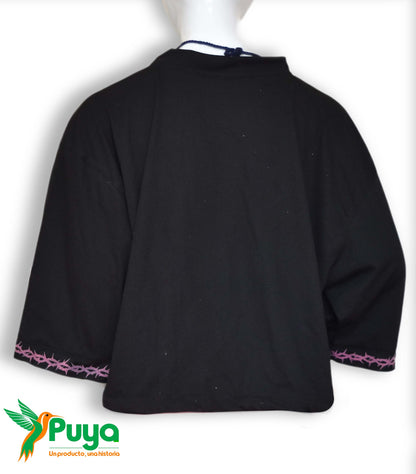 CROP TOP NEGRO CON DETALLE ROSAS  CON STICKER TALLA L